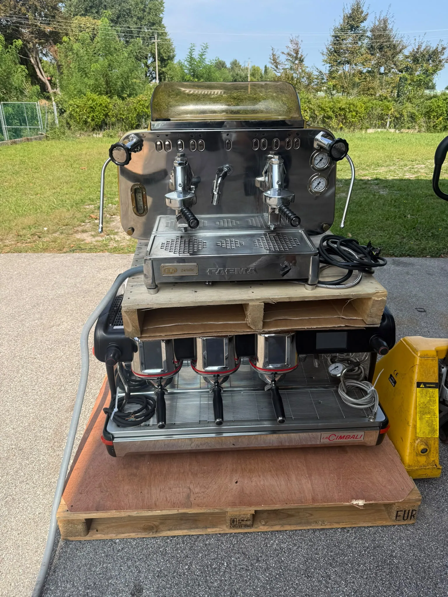 Macchina da caffè espresso professionale La Cimbali, foto 5 – esempio di attrezzatura trattata da Domi Coffee Tech, Mirano (Venezia)