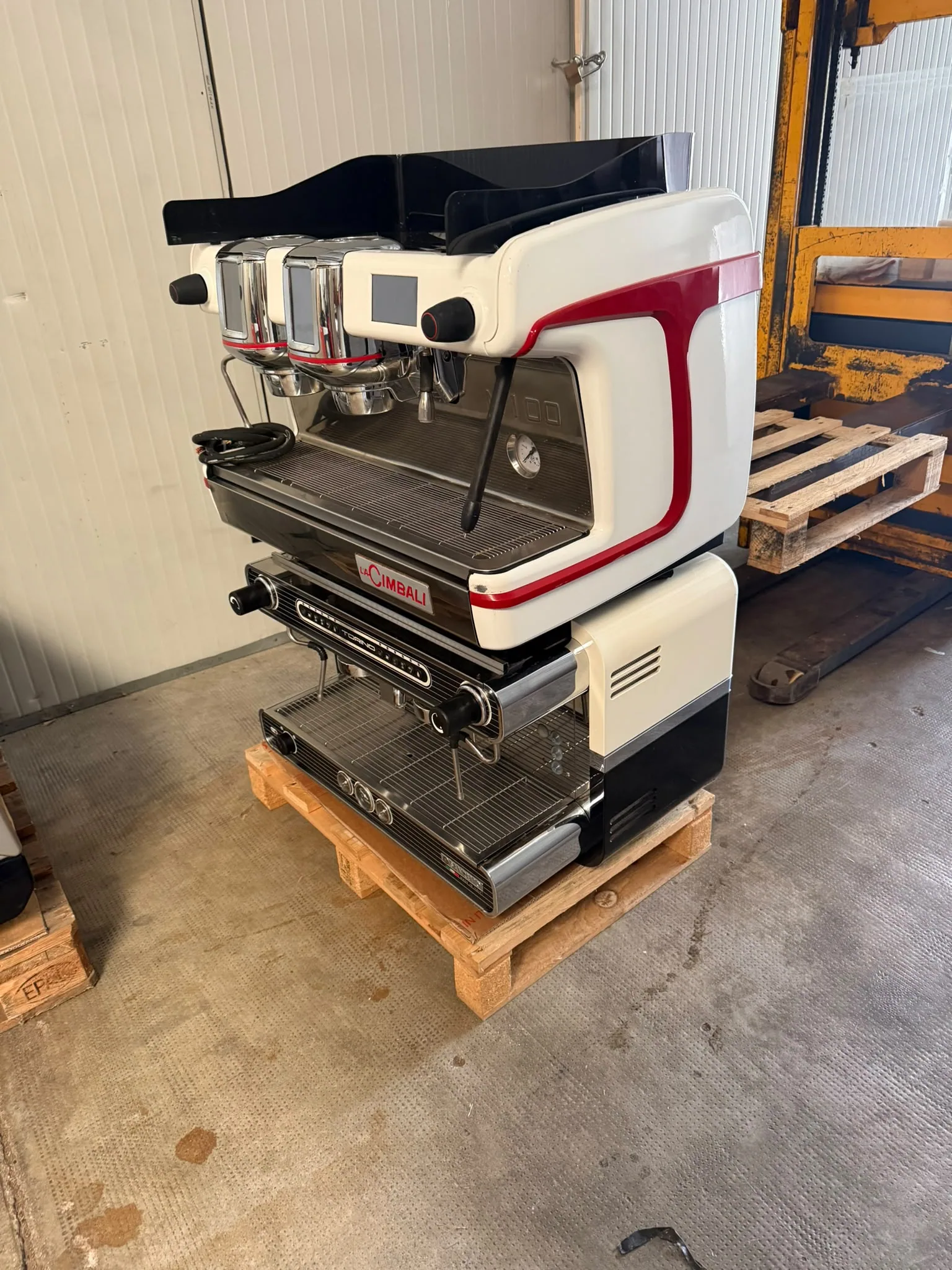Macchina da caffè espresso professionale La Cimbali, foto 6 – esempio di attrezzatura trattata da Domi Coffee Tech, Mirano (Venezia)