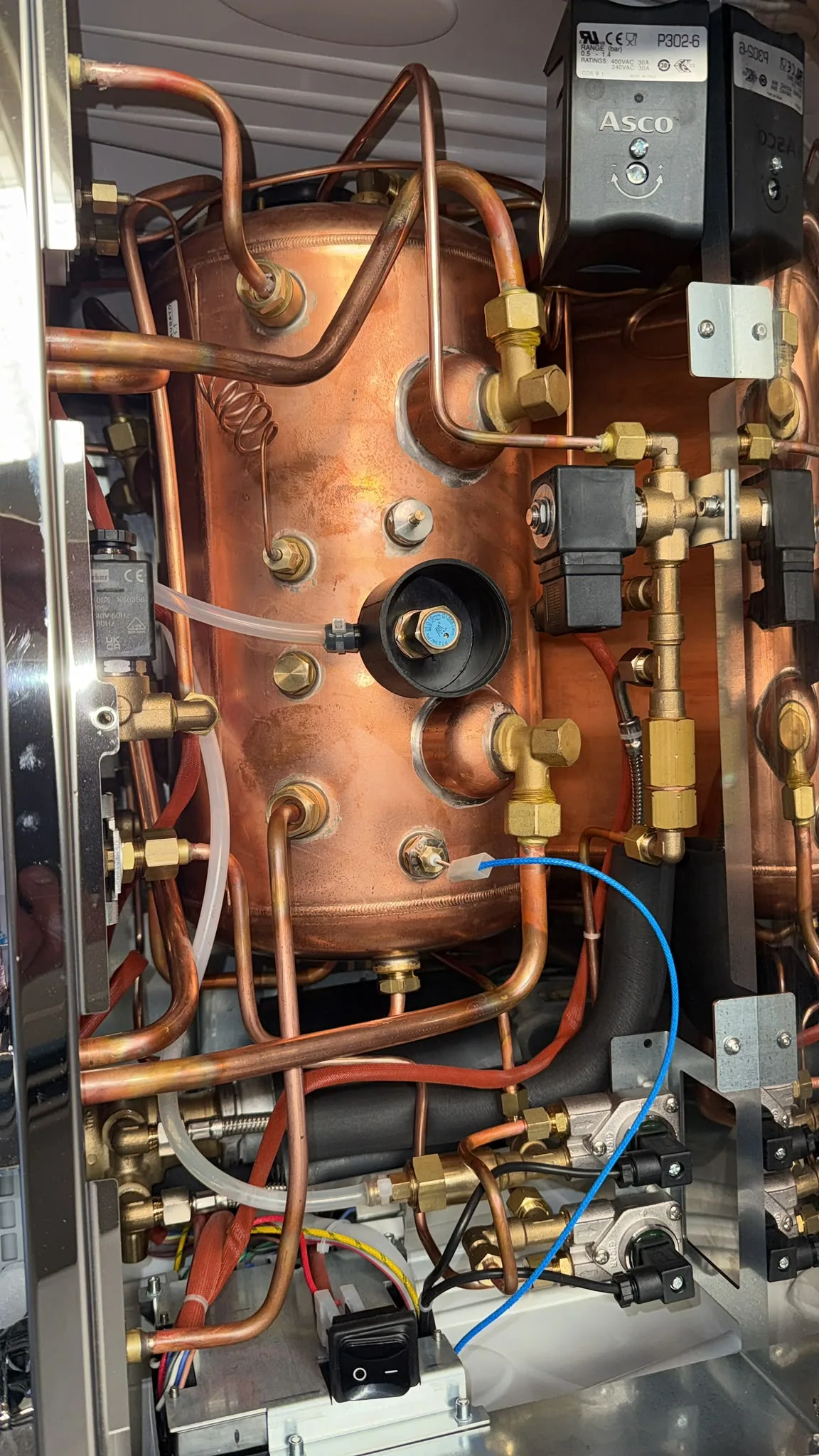 Macchina da caffè espresso professionale La Nuova Era, foto 1 – esempio di attrezzatura trattata da Domi Coffee Tech, Mirano (Venezia)