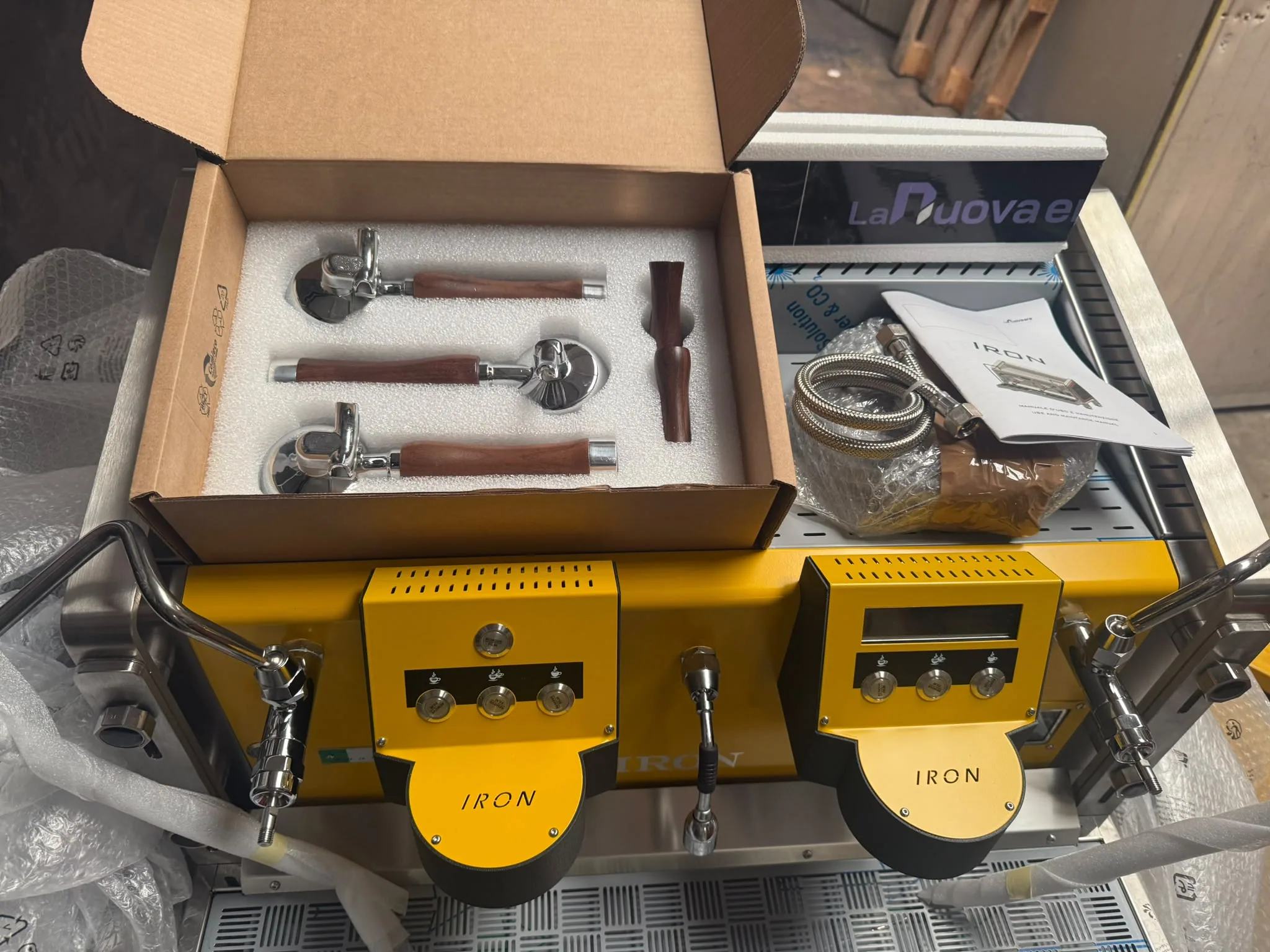 Macchina da caffè espresso professionale La Nuova Era, foto 2 – esempio di attrezzatura trattata da Domi Coffee Tech, Mirano (Venezia)