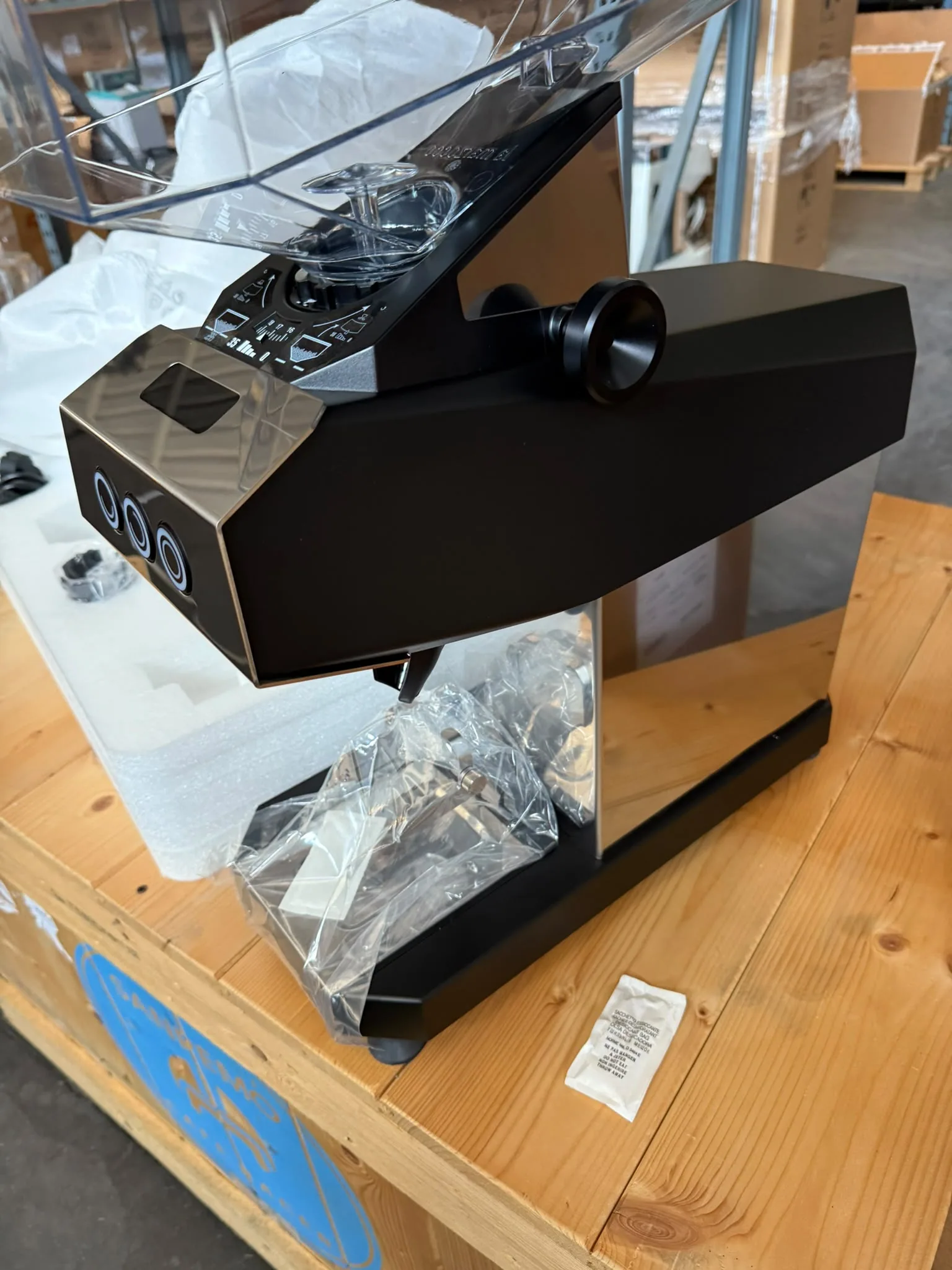 Macchina da caffè espresso professionale Marzocco, foto 5 – esempio di attrezzatura trattata da Domi Coffee Tech, Mirano (Venezia)