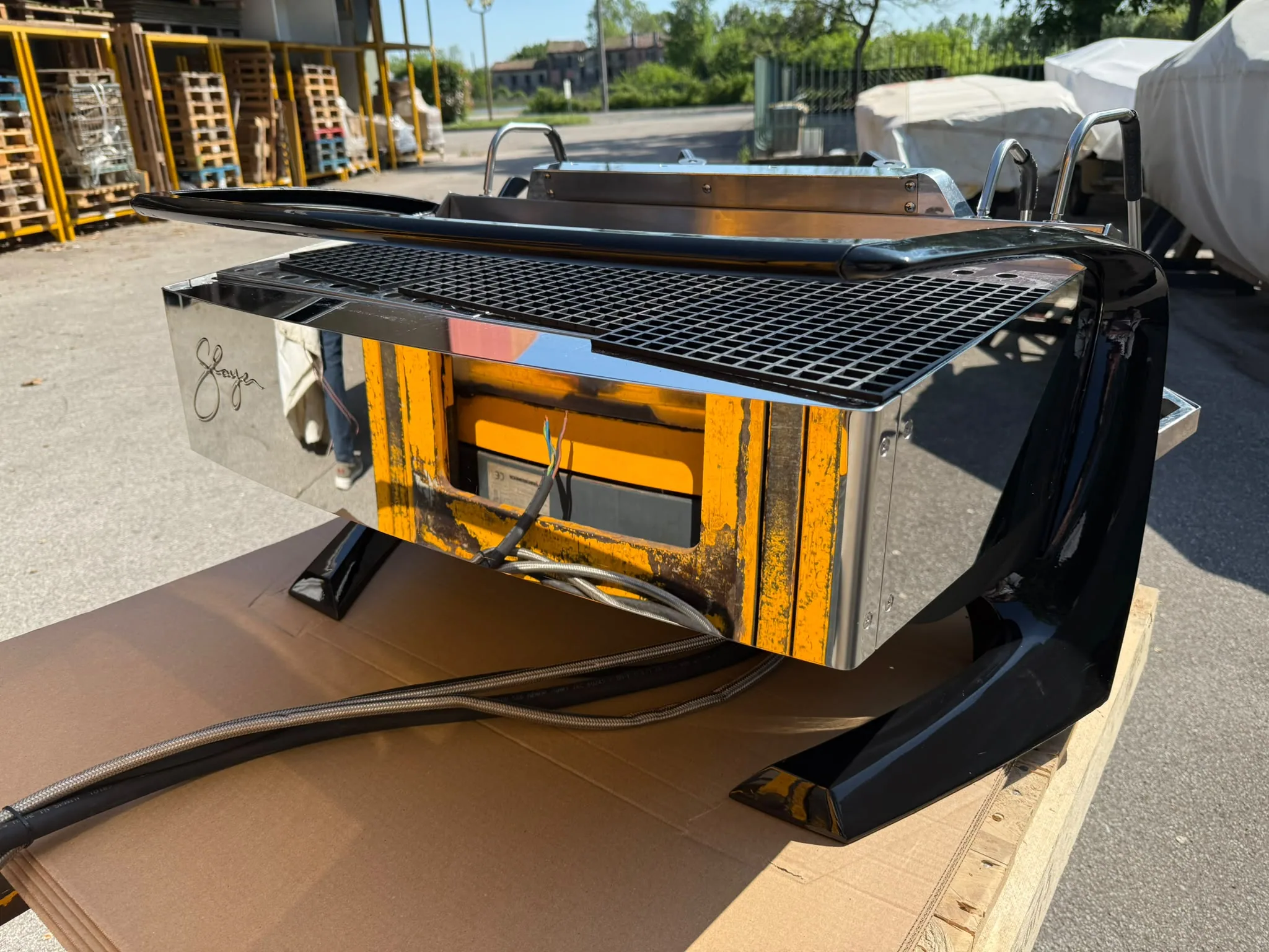 Macchina da caffè espresso professionale Slayer, foto 2 – esempio di attrezzatura trattata da Domi Coffee Tech, Mirano (Venezia)