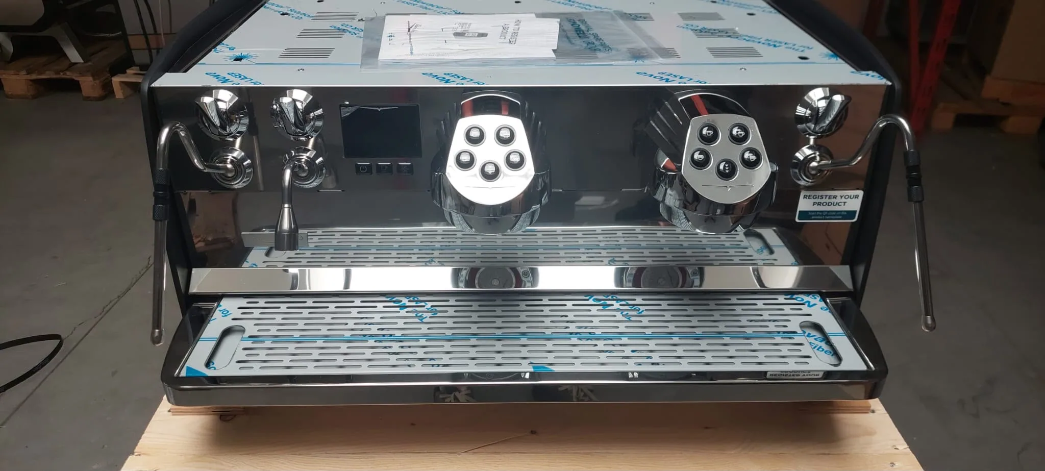 Macchina da caffè espresso professionale Victoria Arduino, foto 1 – esempio di attrezzatura trattata da Domi Coffee Tech, Mirano (Venezia)